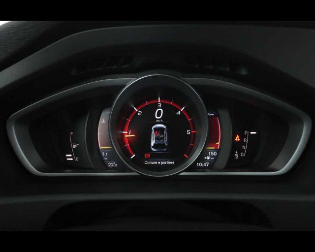 VOLVO V40 Cross Country D2 1.6 Powershift Momentum