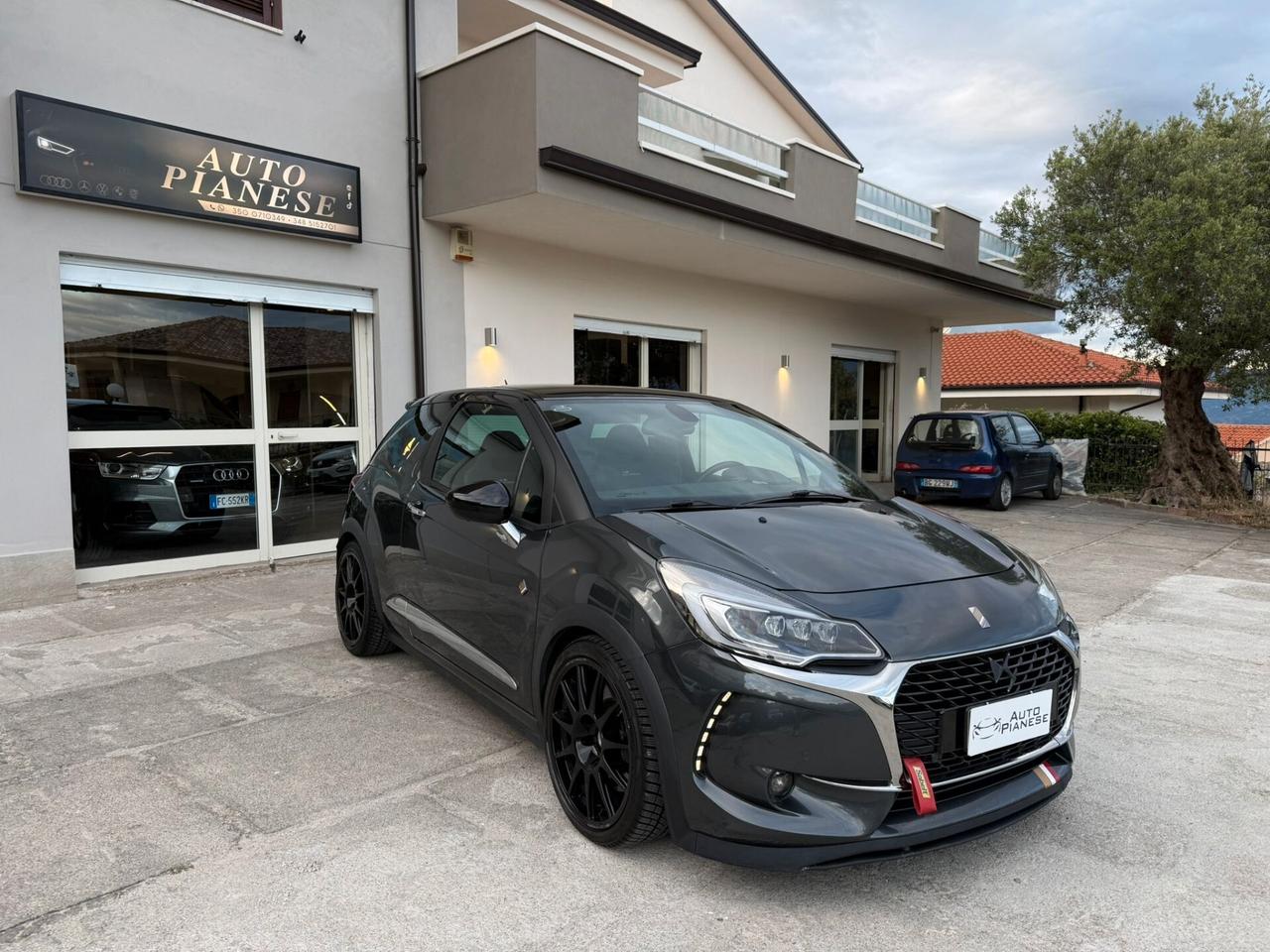 DS3 1.6 THP Performance 208CV Black Special