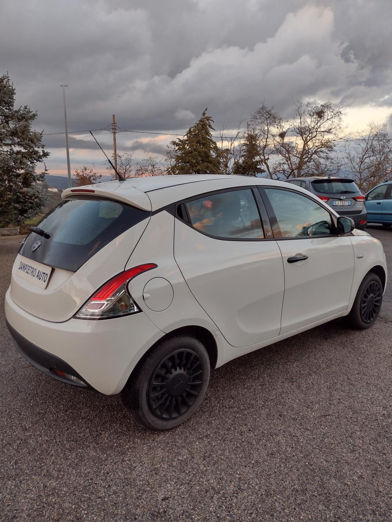 Lancia Ypsilon 1.2 69 CV 5 porte S&S Elefantino Blu