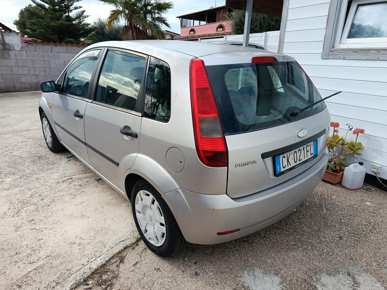 Ford Fiesta 1.2 16V 5p. Ambiente