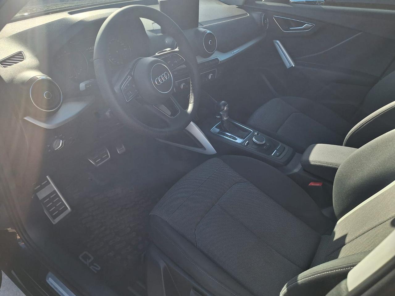 Audi Q2 30 TDI S tronic Identity Black