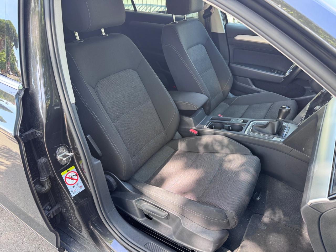 VW Passat Variant 2.0 TDI neopaten garanzia 12 mesi