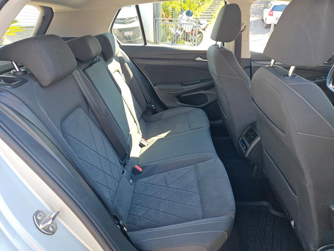 Volkswagen Golf 1.5 eTSI 130 CV EVO ACT DSG Style