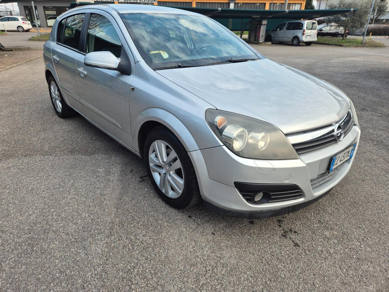 Opel Astra 1.6 16V Twinport 5 porte Cosmo