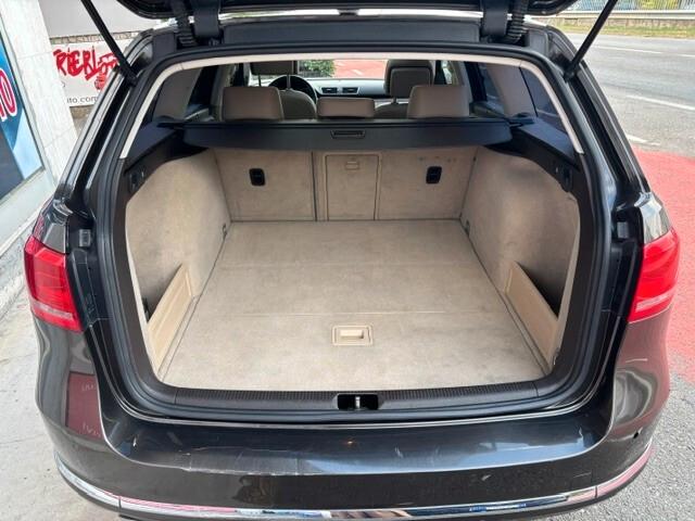 Volkswagen Passat Var. 2.0 TDI Highline 4 Motion .