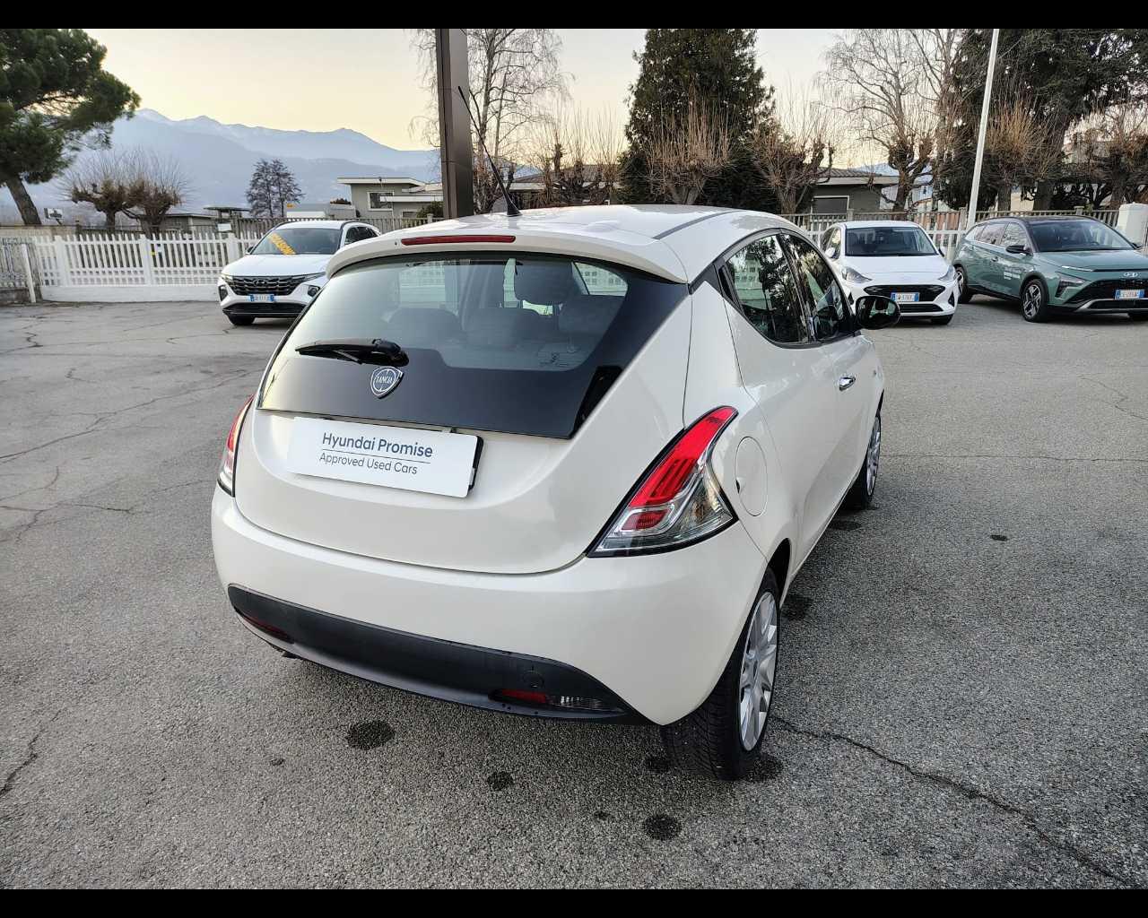 LANCIA Ypsilon III 2011 - Ypsilon 1.2 8v Gold 69cv