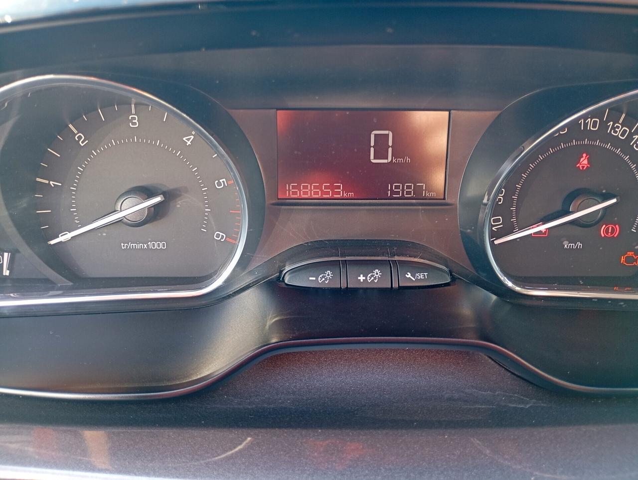 Peugeot 2008 1.6 e-HDi 92 CV Stop&Start