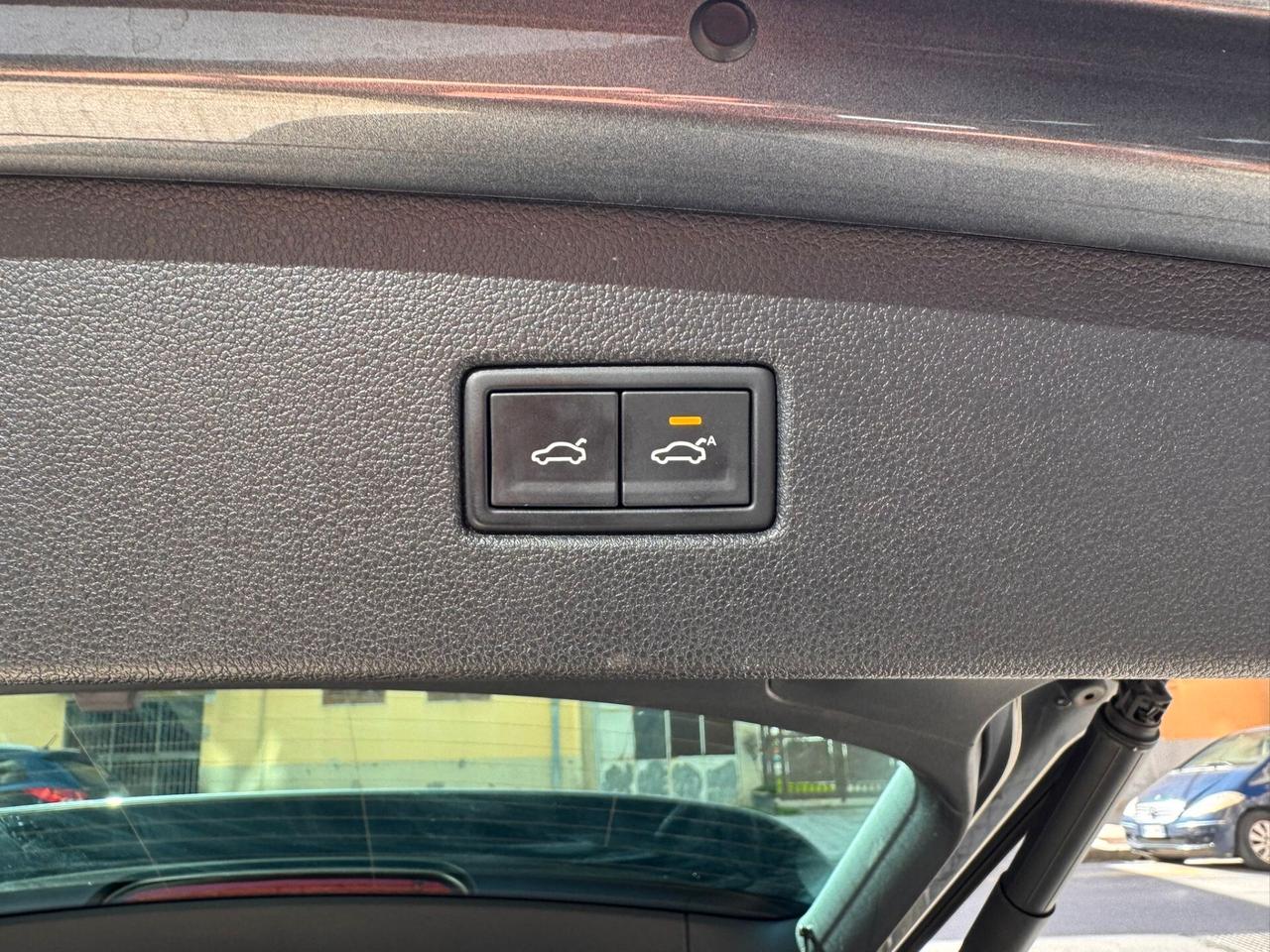 Volkswagen Tiguan 2.0 TDI SCR DSG 4MOTION R-Line TUA DA 305€