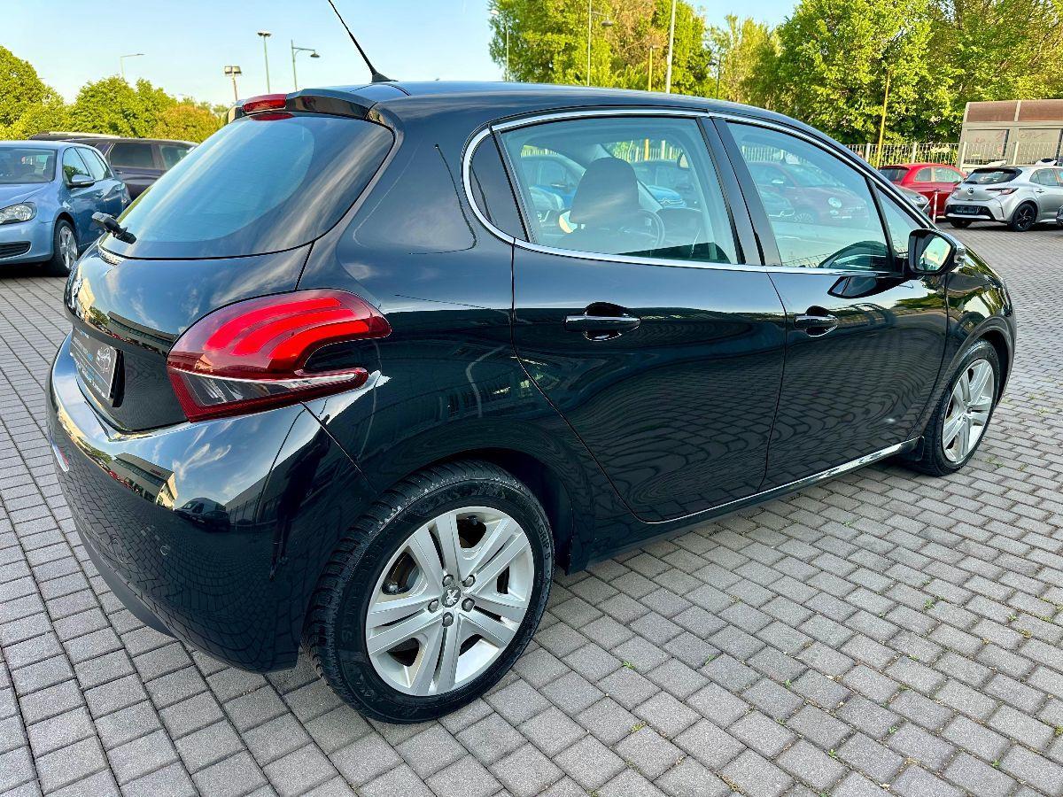 PEUGEOT - 208 - BlueHDi 100 S&S 5p. Allure Navi Pack