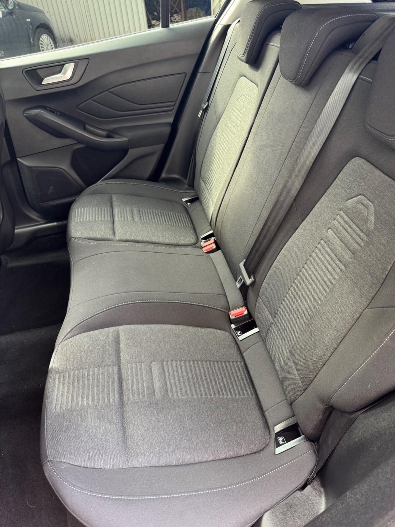 Ford Focus 1.0 Hybrid 125 CV Active acc permute