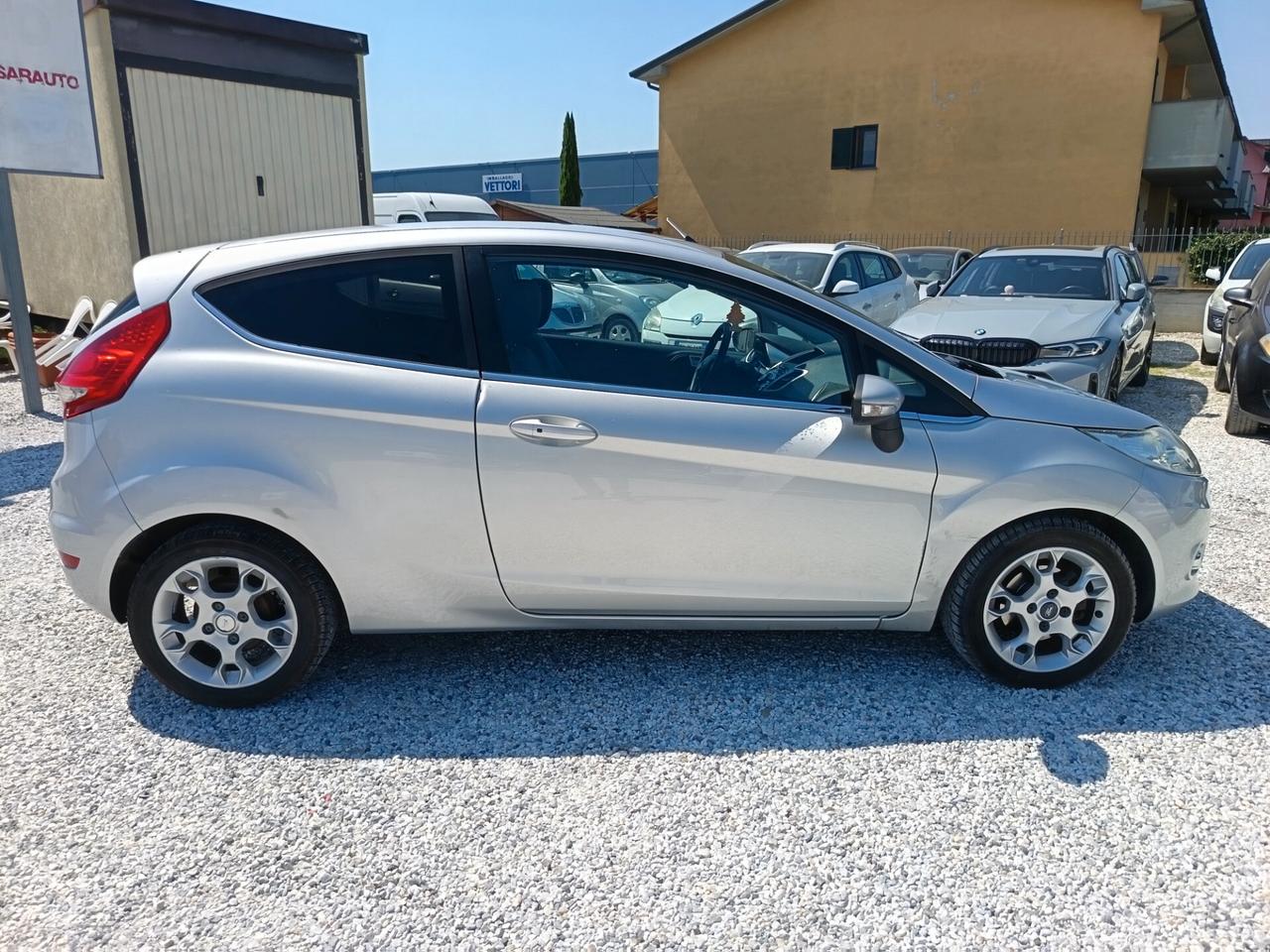 Ford Fiesta 1.4 TDCi 70CV 3 porte Titanium