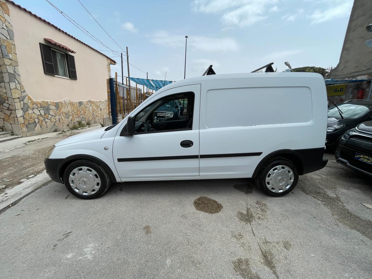 Opel Combo 1.7 CDTI 101CV 3p. Van