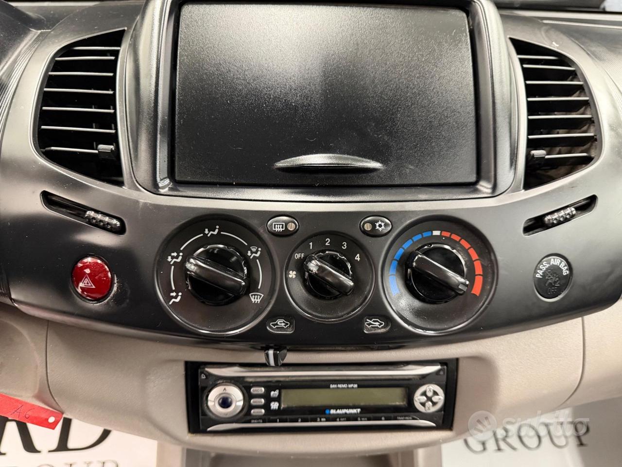 Mitsubishi L200 2.5d136CV DoubleCab iva esposta 4W