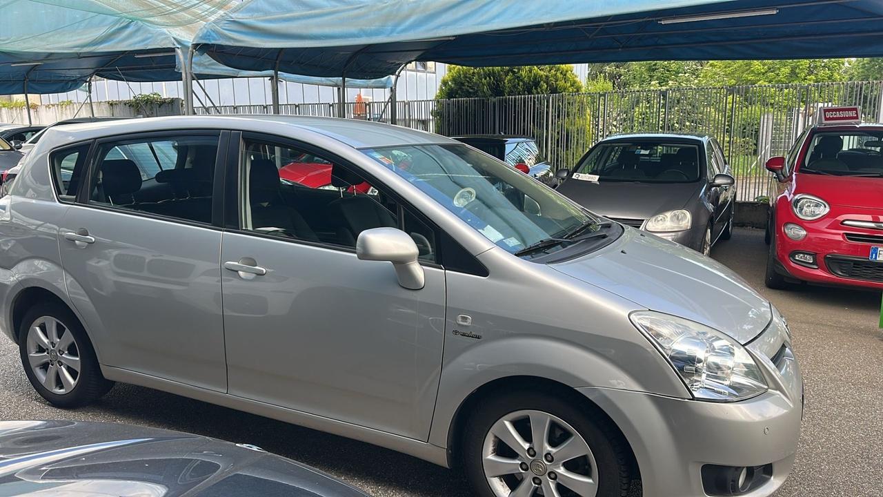 Toyota Corolla Verso 2.2 16V D-4D DPF 7pti