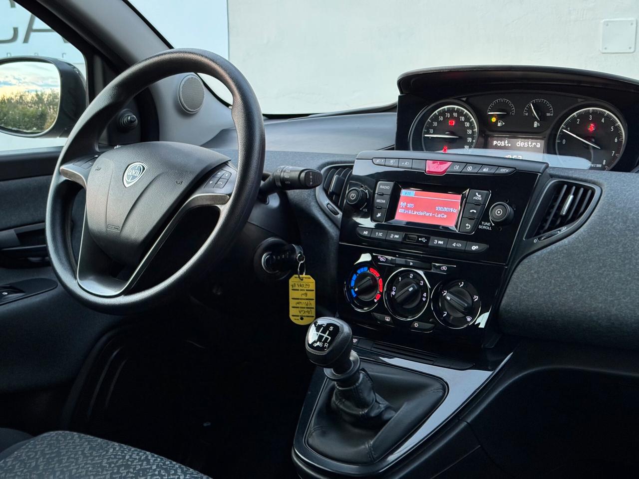 Lancia Ypsilon 1.0 FireFly 5 porte S&S Hybrid Ecochic Gold 70 cv