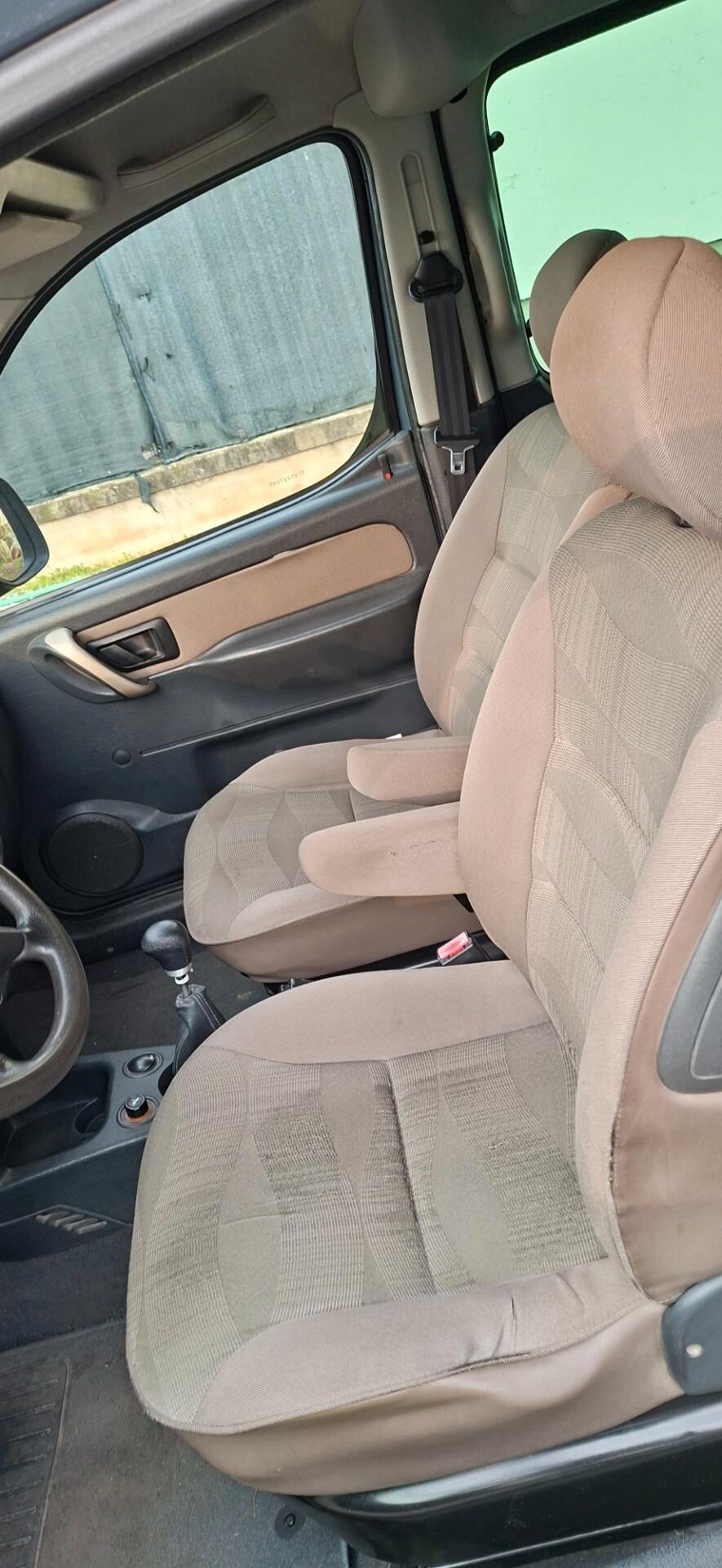 Peugeot Ranch 1.6 HDi 5p. Lee