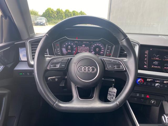 Audi A1 Citycarver 1.0 Identity Contrast 110cv s-tronic Occasione!