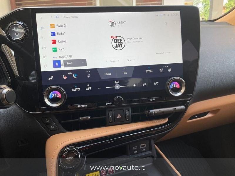Lexus NX Hybrid Luxury 4WD