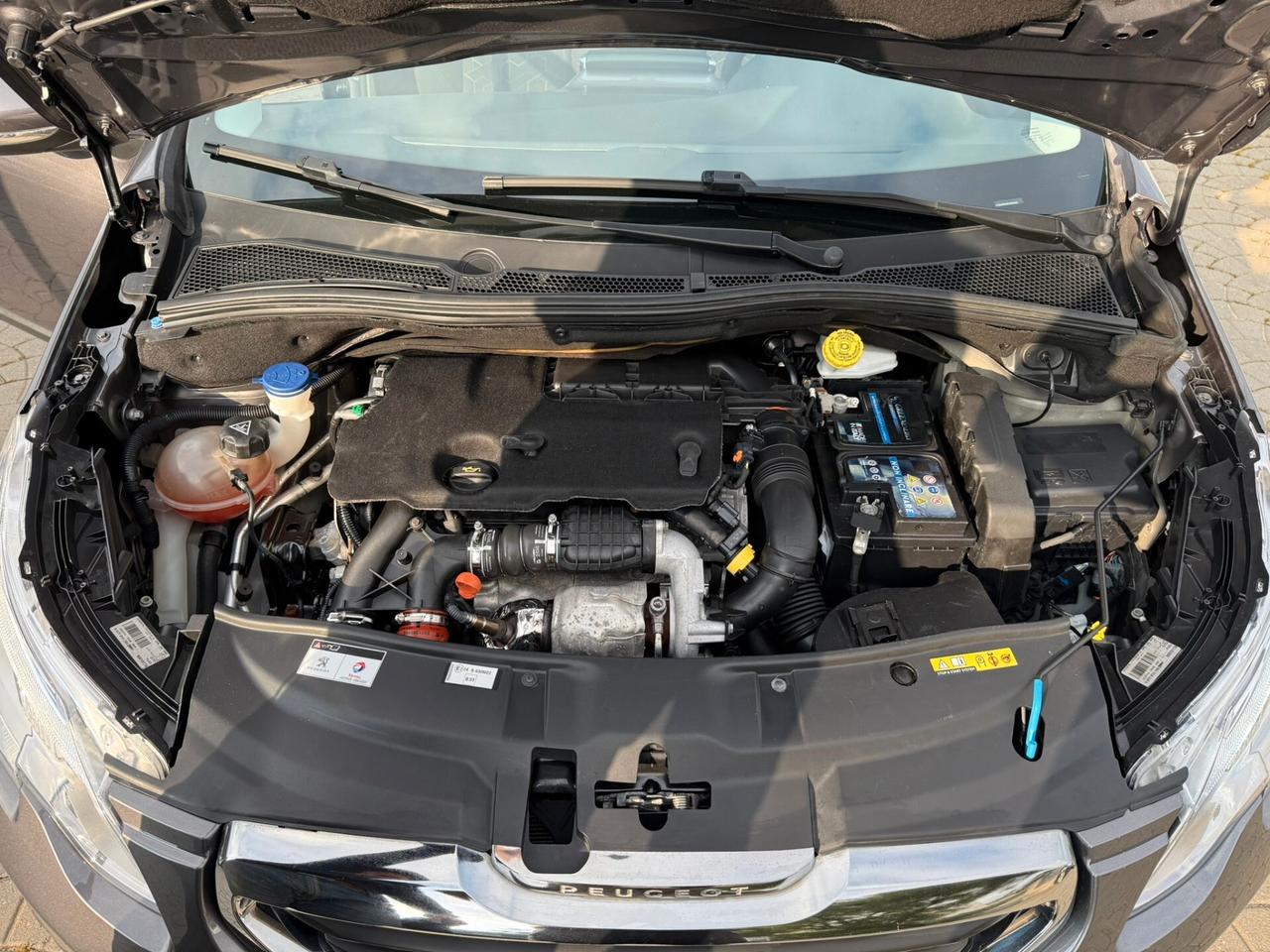 Peugeot 2008 1.6 e-HDi 92 CV Stop&Start Urban Cross