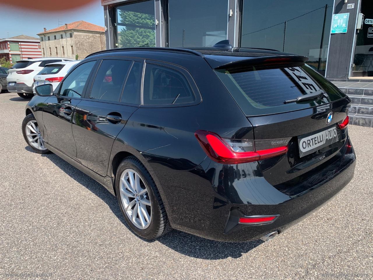 BMW 318d 48V Touring Business Advantage