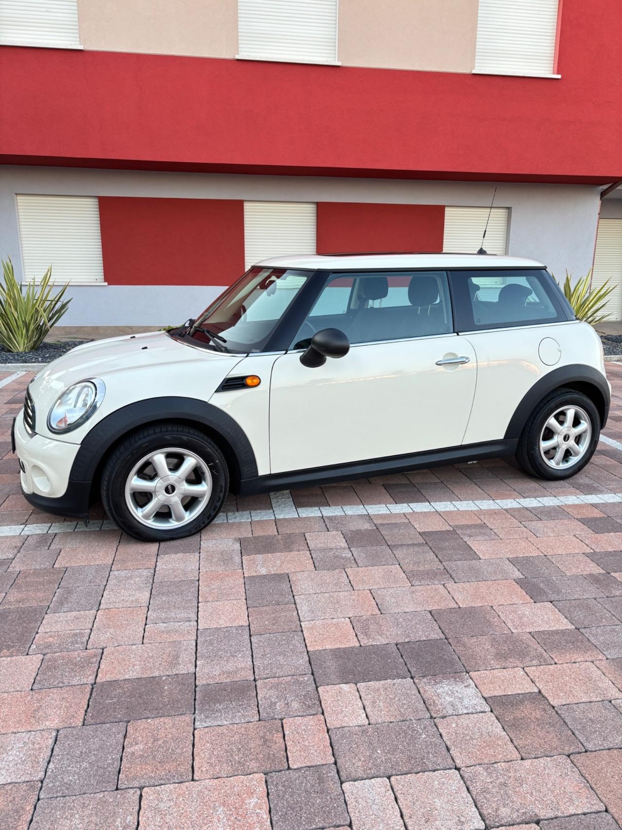 Mini 1.6 16V One (55kW)