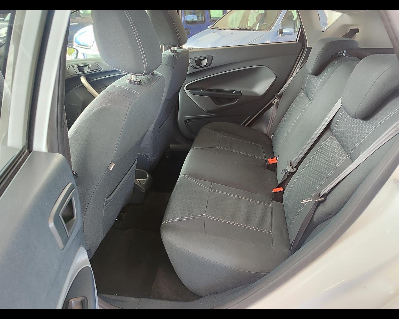 FORD Fiesta 6ª serie - Fiesta 1.4 5 porte Bz.- GPL Titanium