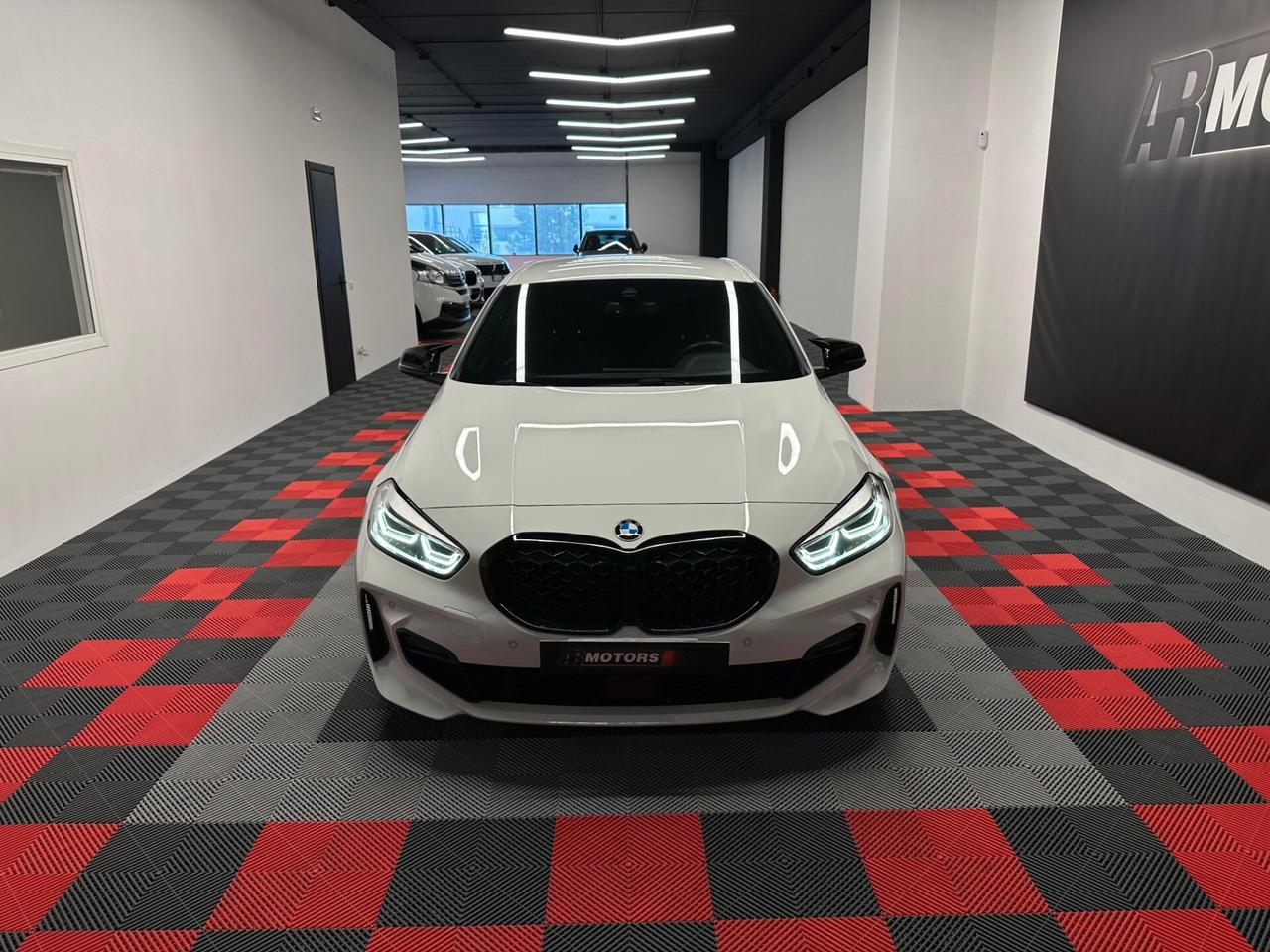 Bmw 118 118d 5p. Msport