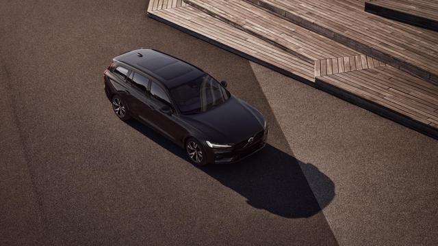 VOLVO V60 B4 (Benzina) PLUS DARK AUTOMATICA