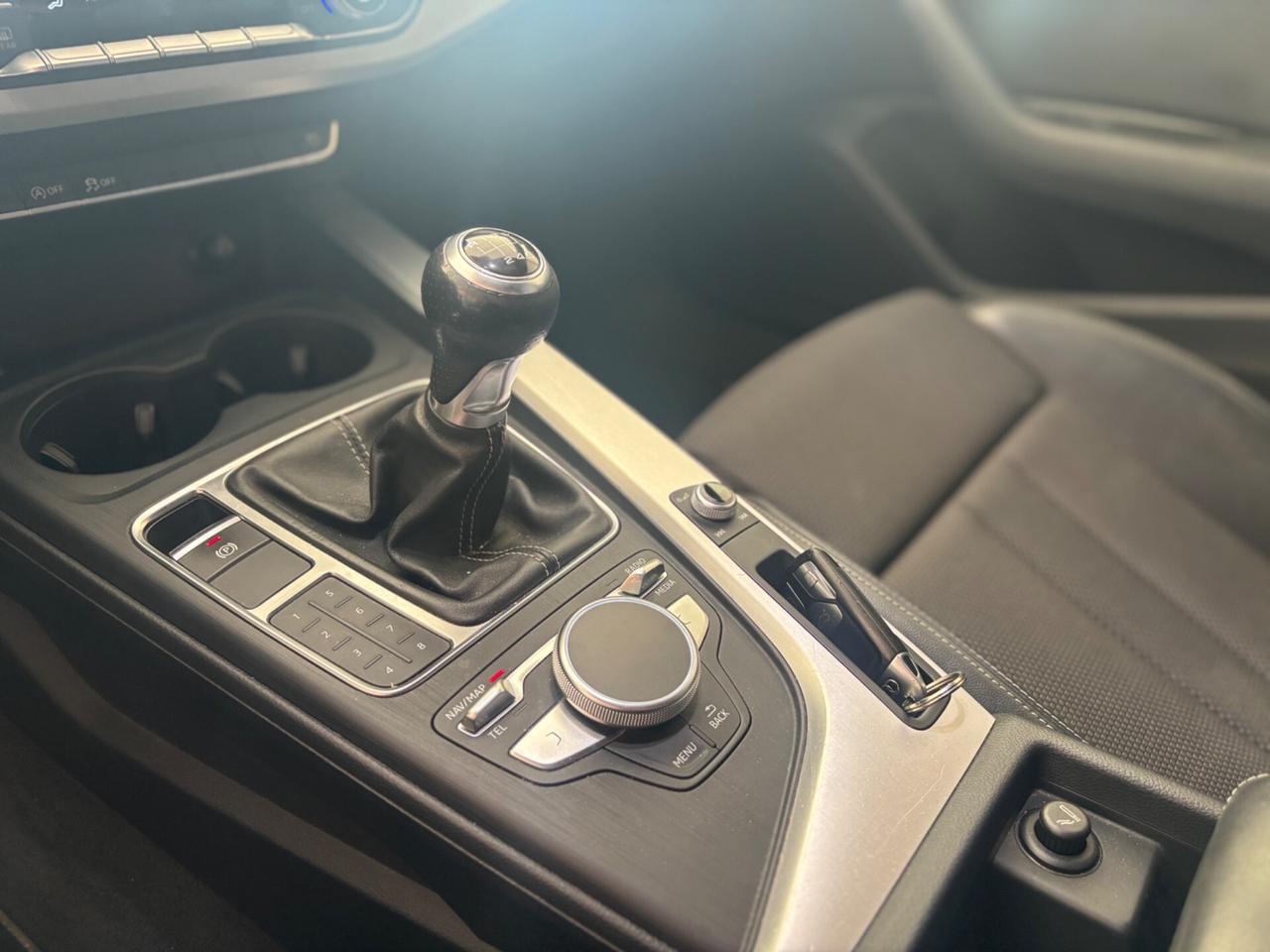 Audi A4 Avant 2.0 TDI 150 CV s-line permute e finanziamenti