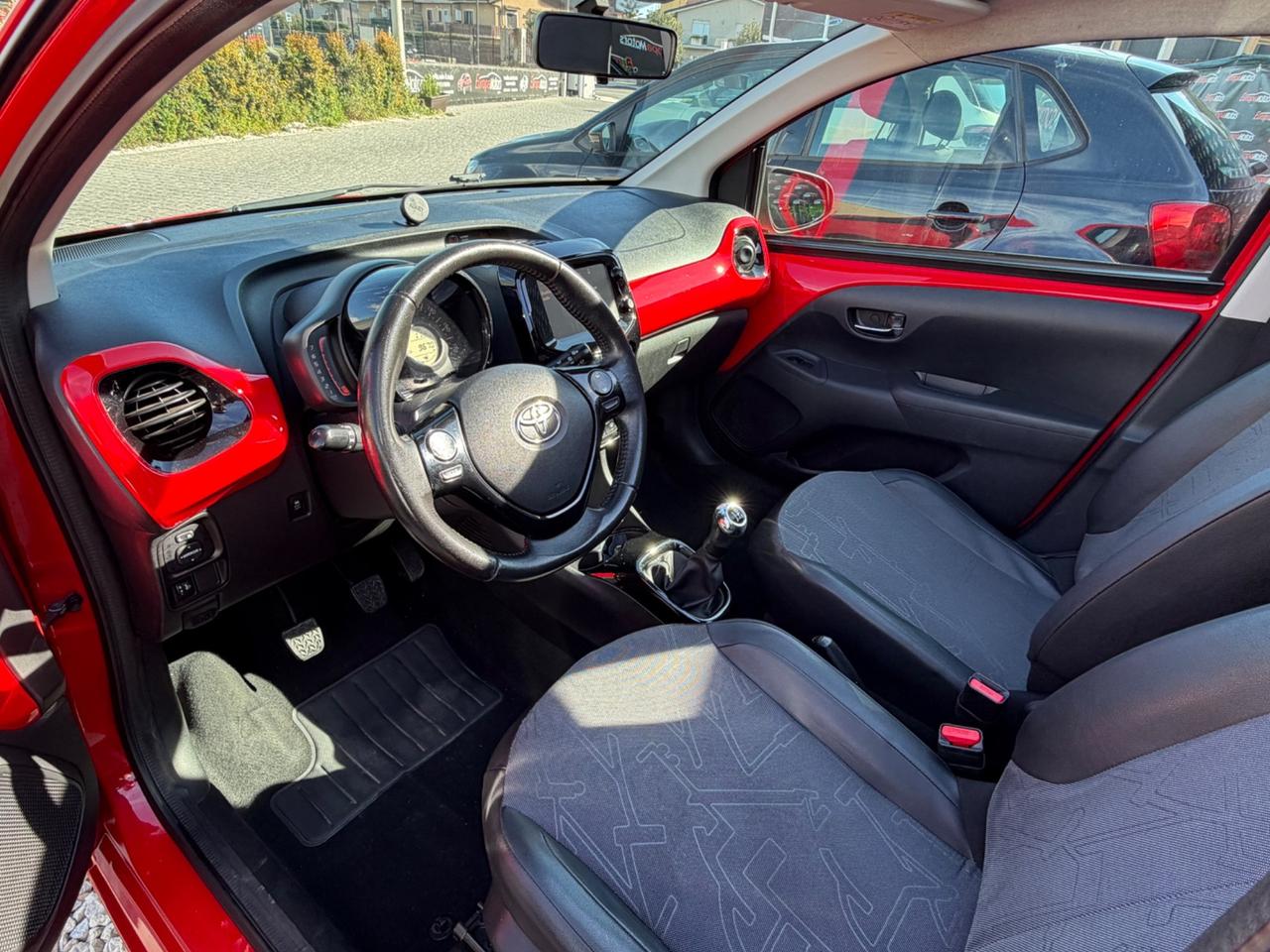 Toyota Aygo 1.0 VVT-i 69 CV 5 porte x-wave