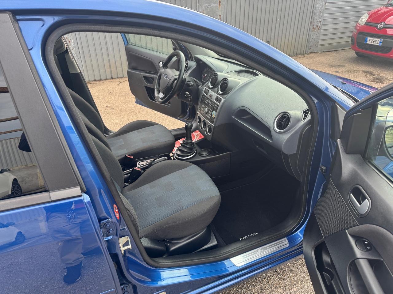 Ford Fiesta 1.2 16V 5p. Ghia