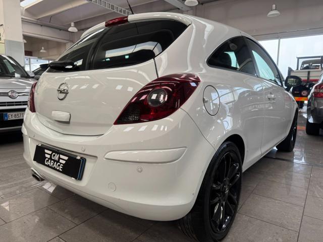 OPEL Corsa 1.2 3 porte b-color