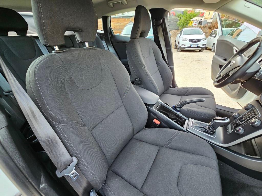 Volvo V40 D2 Geartronic Business Plus