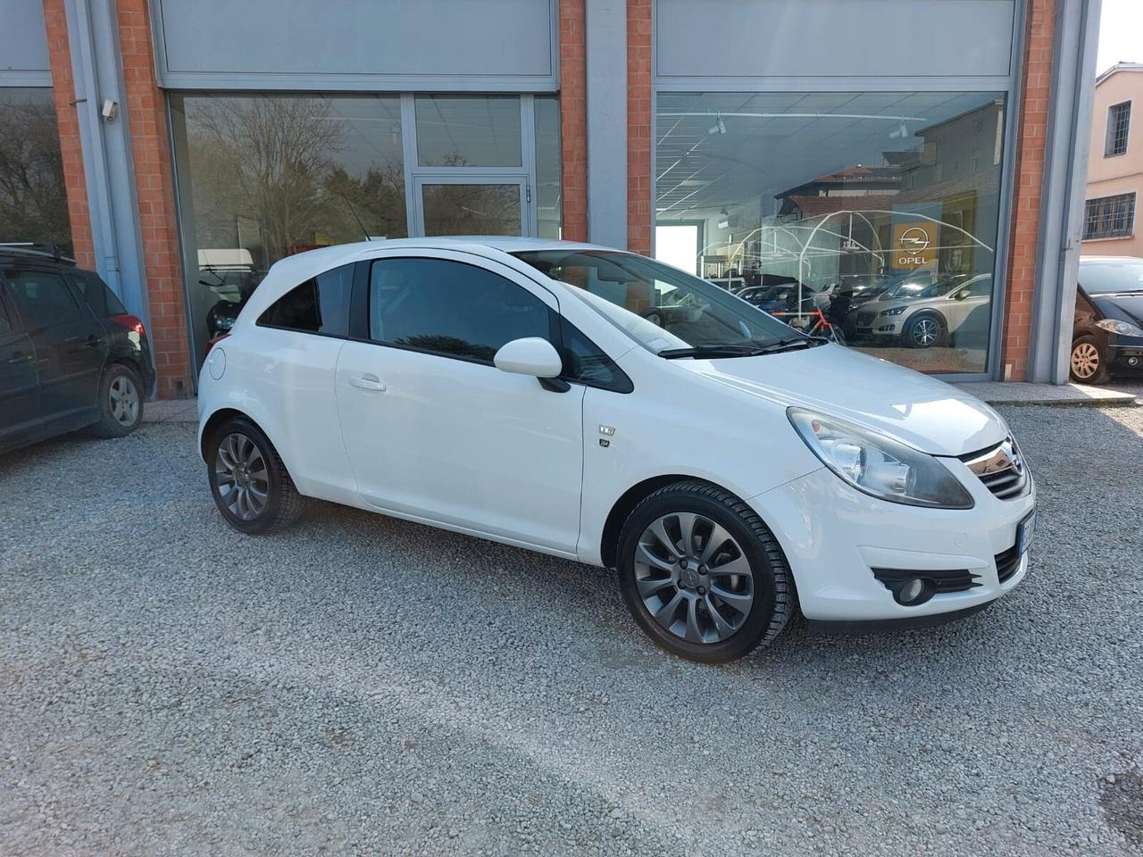 Opel Corsa 1.2 80CV 3 porte GPL- UNICO PROPRIETARIO