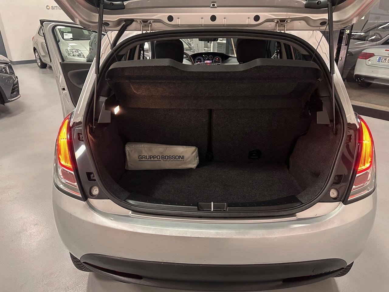 LANCIA YPSILON METANO (80000 )