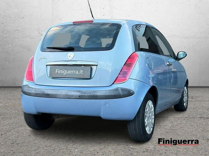 Lancia Ypsilon 1.2 16v Argento