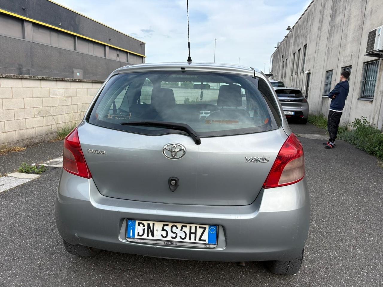 TOYOTA YARIS 1.3benz