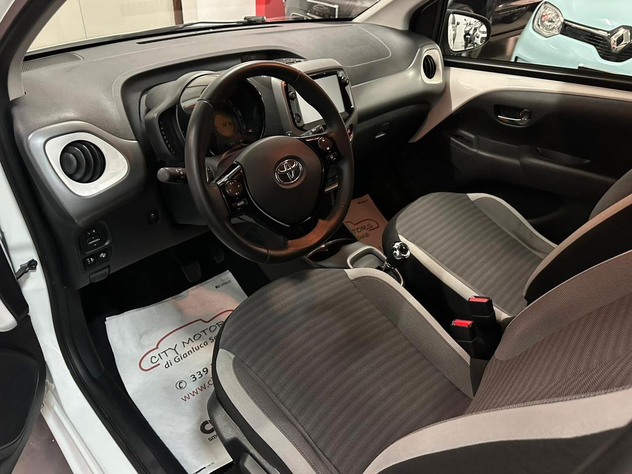 Toyota Aygo 1.0 VVT-i 69 CV 5 porte x-cool TSS