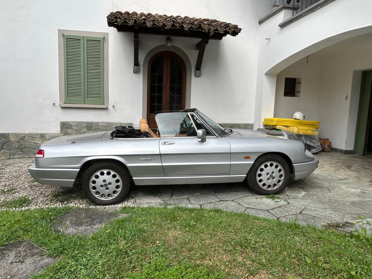 Alfa Romeo Spider 2000 pininfarina