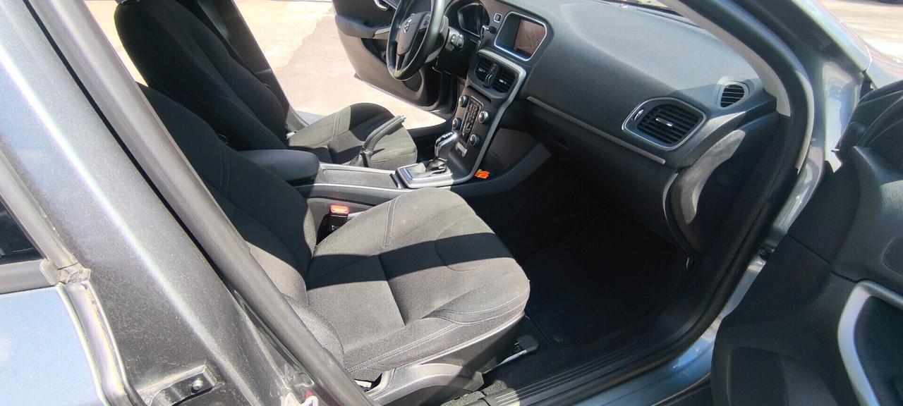 Volvo V40 D2 Geartronic Business