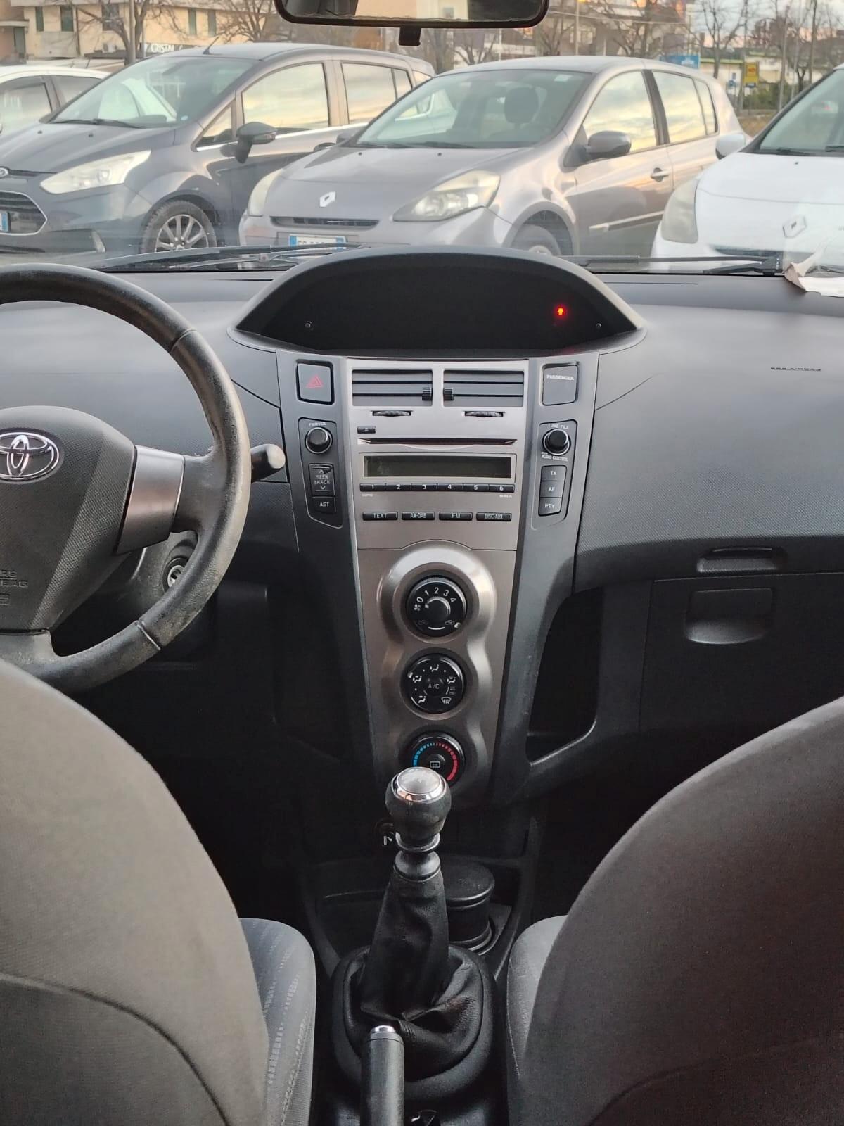 Toyota Yaris 1.3 5 porte Sol