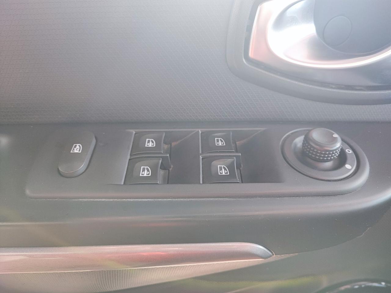 Renault Clio 1.2 75CV GPL 5 porte Costume National