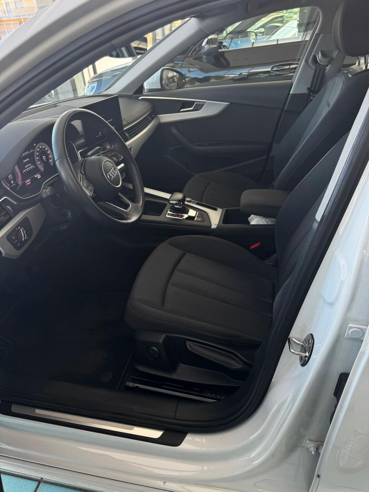Audi A4 Avant 35 TDI/163 CV S tronic Business Advanced
