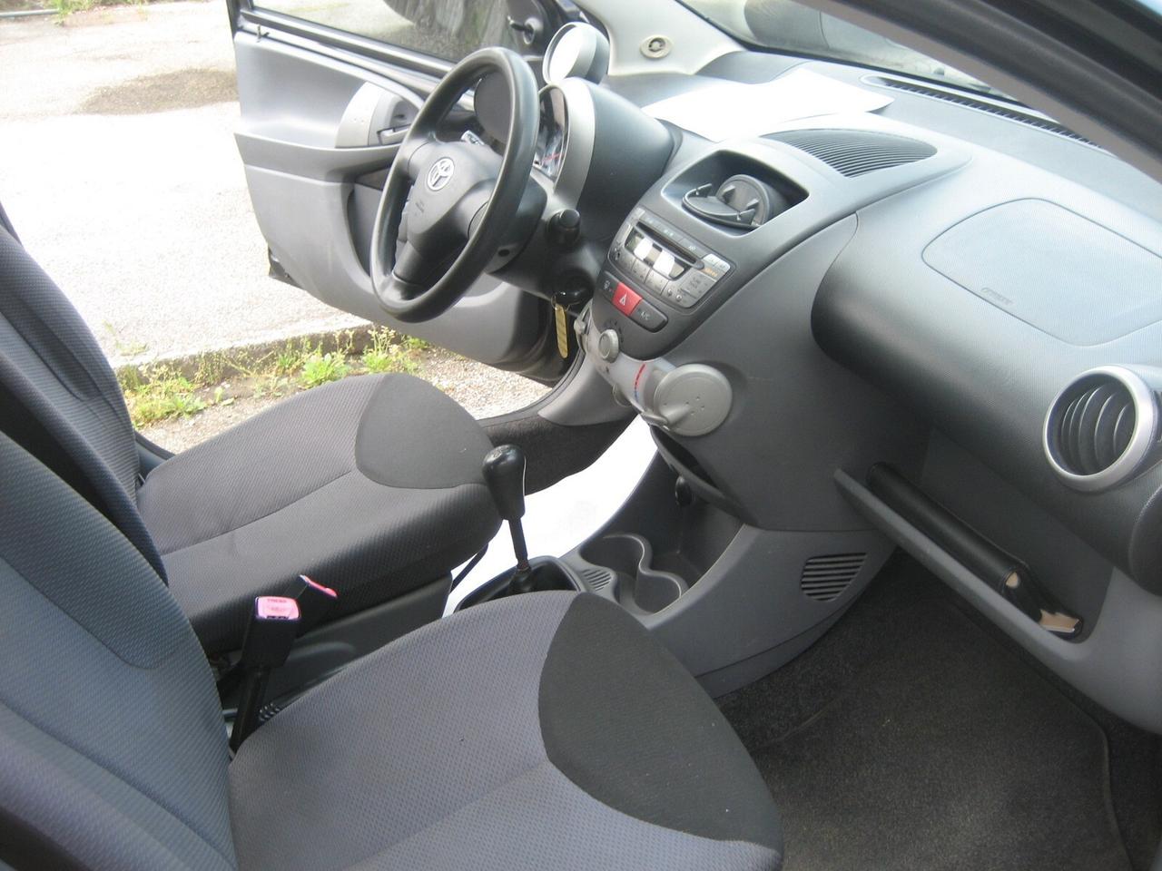 Toyota Aygo 1.0 12V VVT-i 5 porte Sol