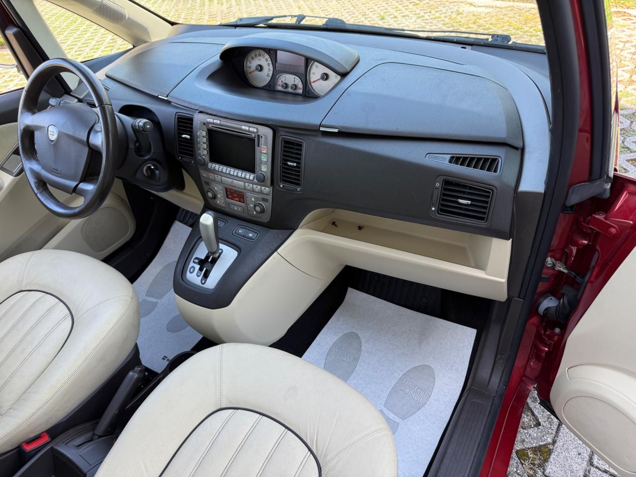 Lancia MUSA 1.4 16V Automatik*Pelle*Panorama*Navi*