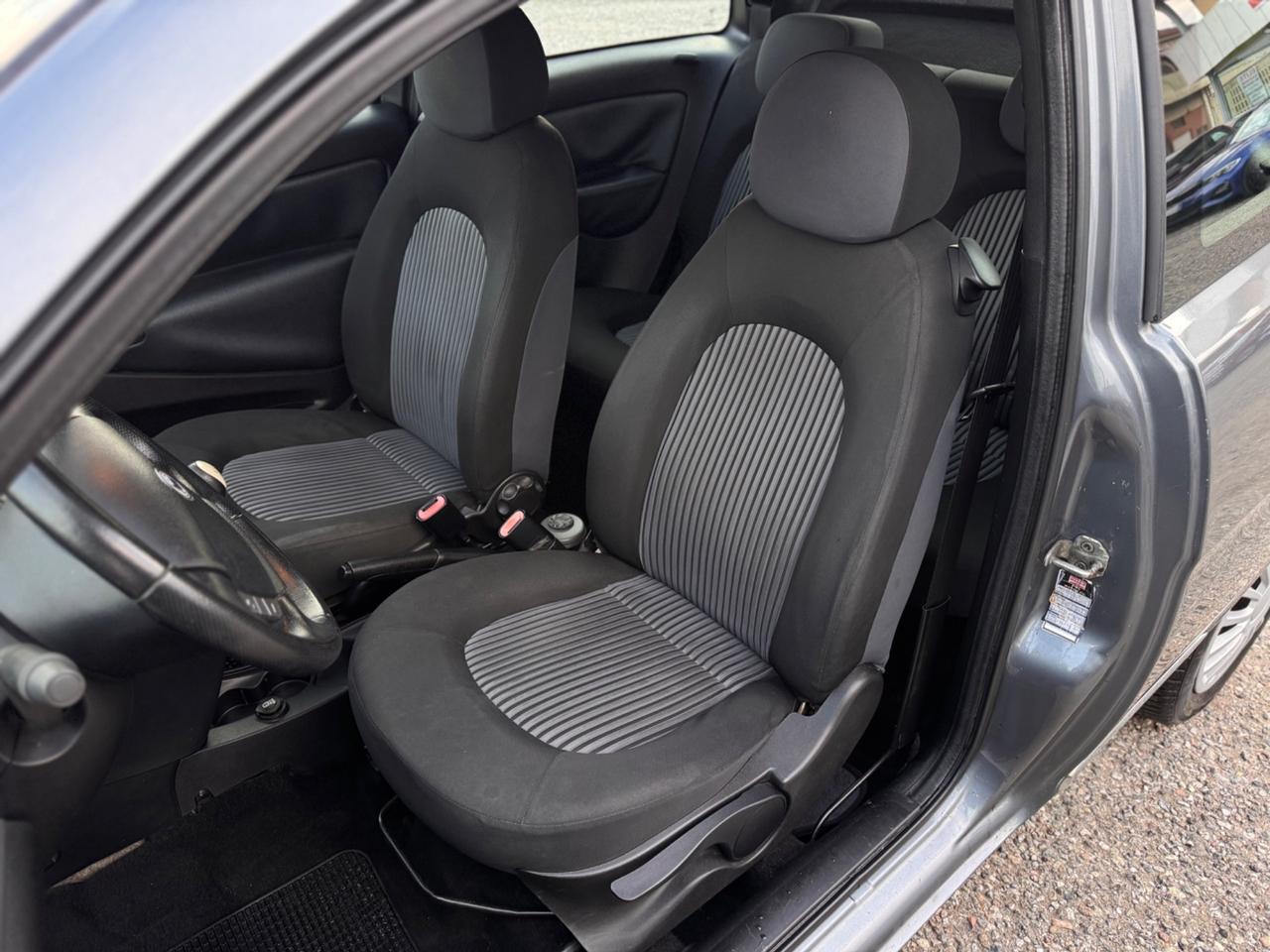 Lancia Ypsilon 1.3 MJT 75 CV Platino