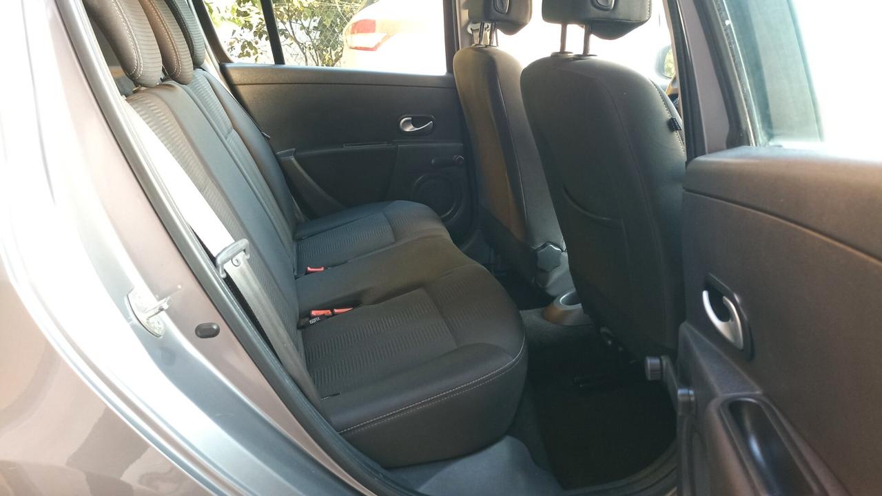 Renault Clio 1.2 16V 5 porte Dynamique