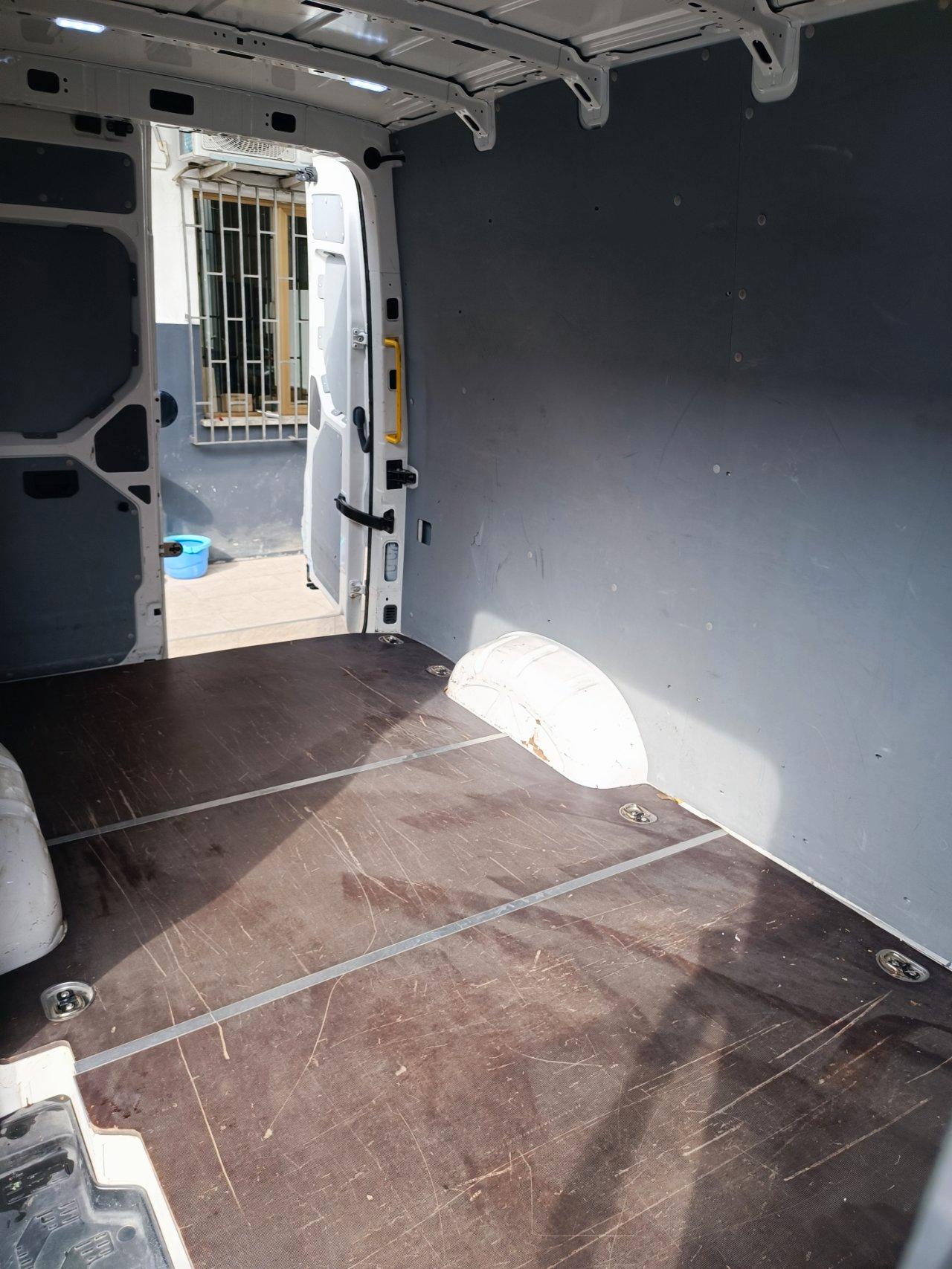Volkswagen Crafter / Man 140 CV 35