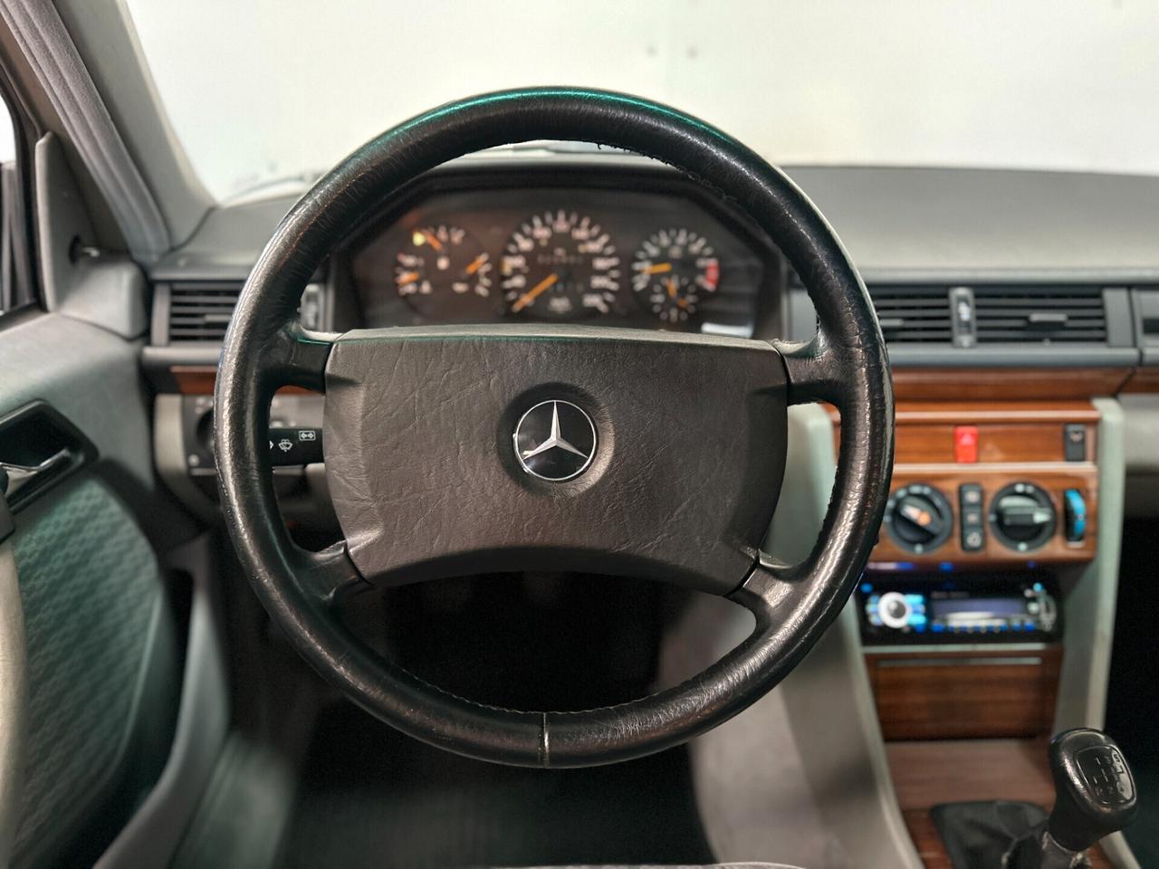 Mercedes-benz 200E W124 BERLINA ASI 1991