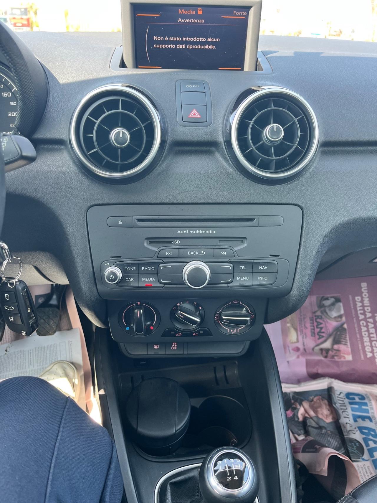 Audi A1 1.6 TDI 105 CV S-Line fari uxeno